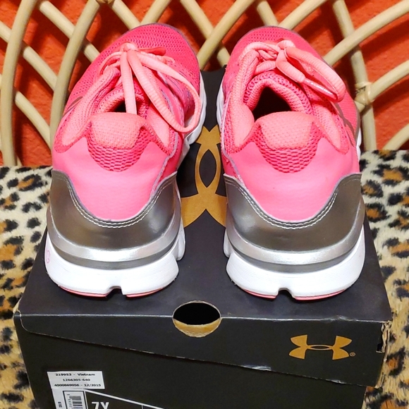 Under Armour Neon Pink GGS Micro G Speed Swift 7Y - Picture 3 of 6